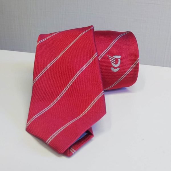 GrifoStyle, cravatta 100% seta, rossa con logo Grifo in filo tinto.